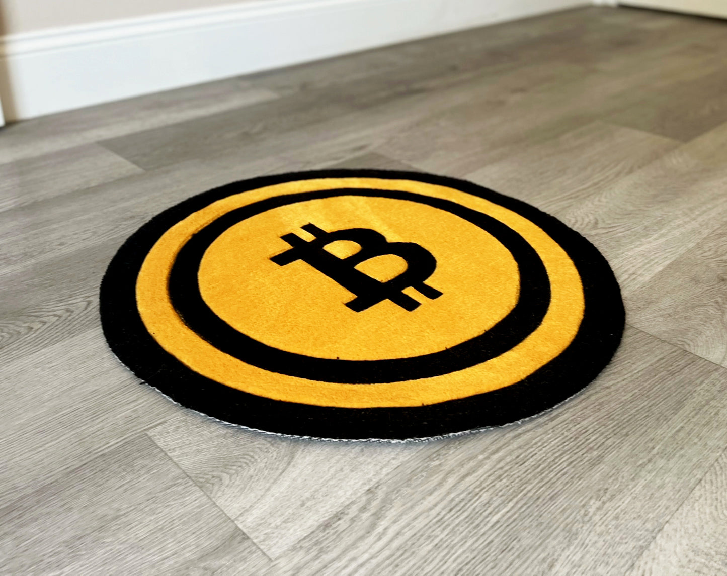 Bitcoin BTC Logo Rug ₿